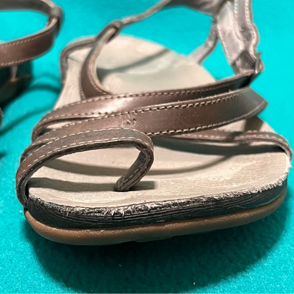 Chaco Leather Sandals with Criss-Cross Straps and Toe Strap Sz 10 - Picture 6 of 10